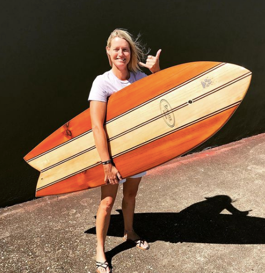 Chicks on Sticks – Wooden Surfboard from Bywater Surf